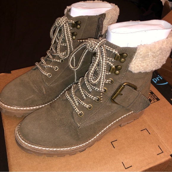 Universal Thread Lace Up Boots - Picture 4 of 15
